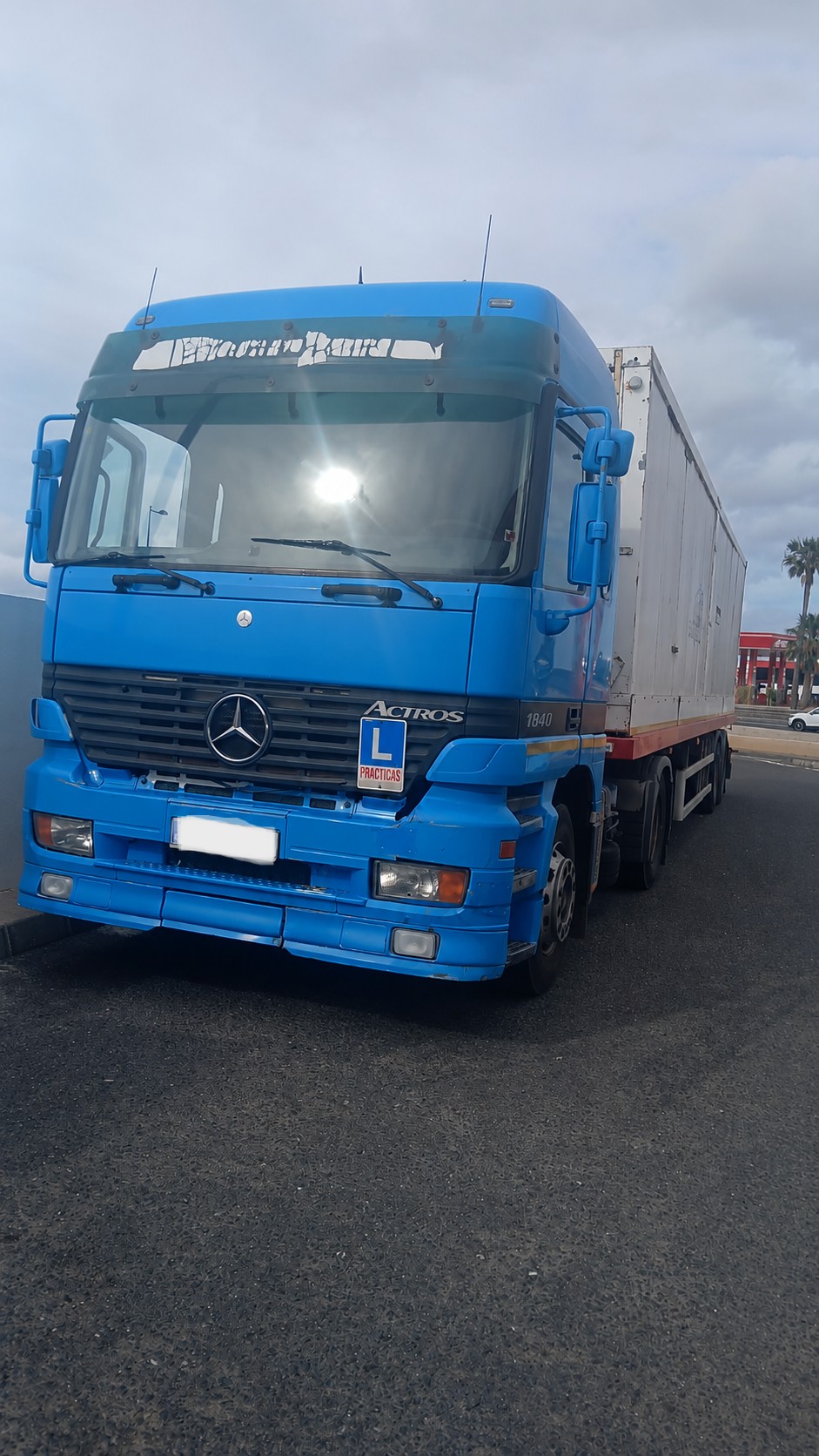 Camión en carretera — cursos CAP